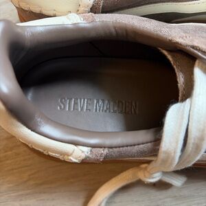 Steve Madden Two-Tone Suede & Leather Sneaker - Cream & Brown